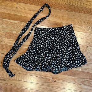 ZARA Black White Ruffle Skort w/ Bow